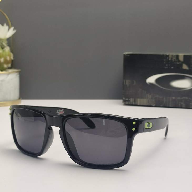 Picture of Oakley Sunglasses _SKUfw66124136fw